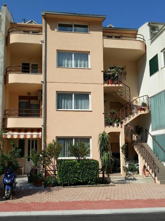 Apartments Deak Makarska Zewnętrze zdjęcie